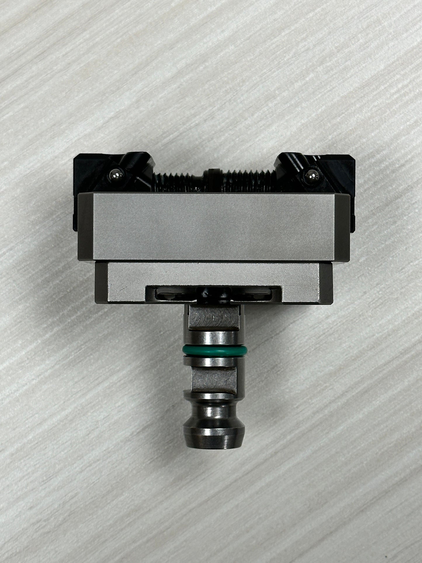 Zedaro Pre-Assembled ZSGMINI Centric Vice on System3R Macro 70x70mm Pallet with Drawbar (0707719)