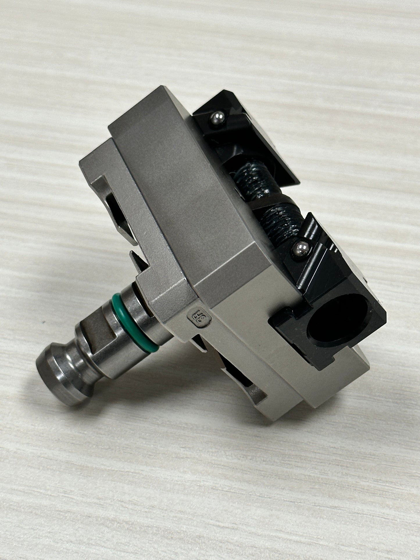 Zedaro Pre-Assembled ZSGMINI Centric Vice on System3R Macro 70x70mm Pallet with Drawbar (0707719)