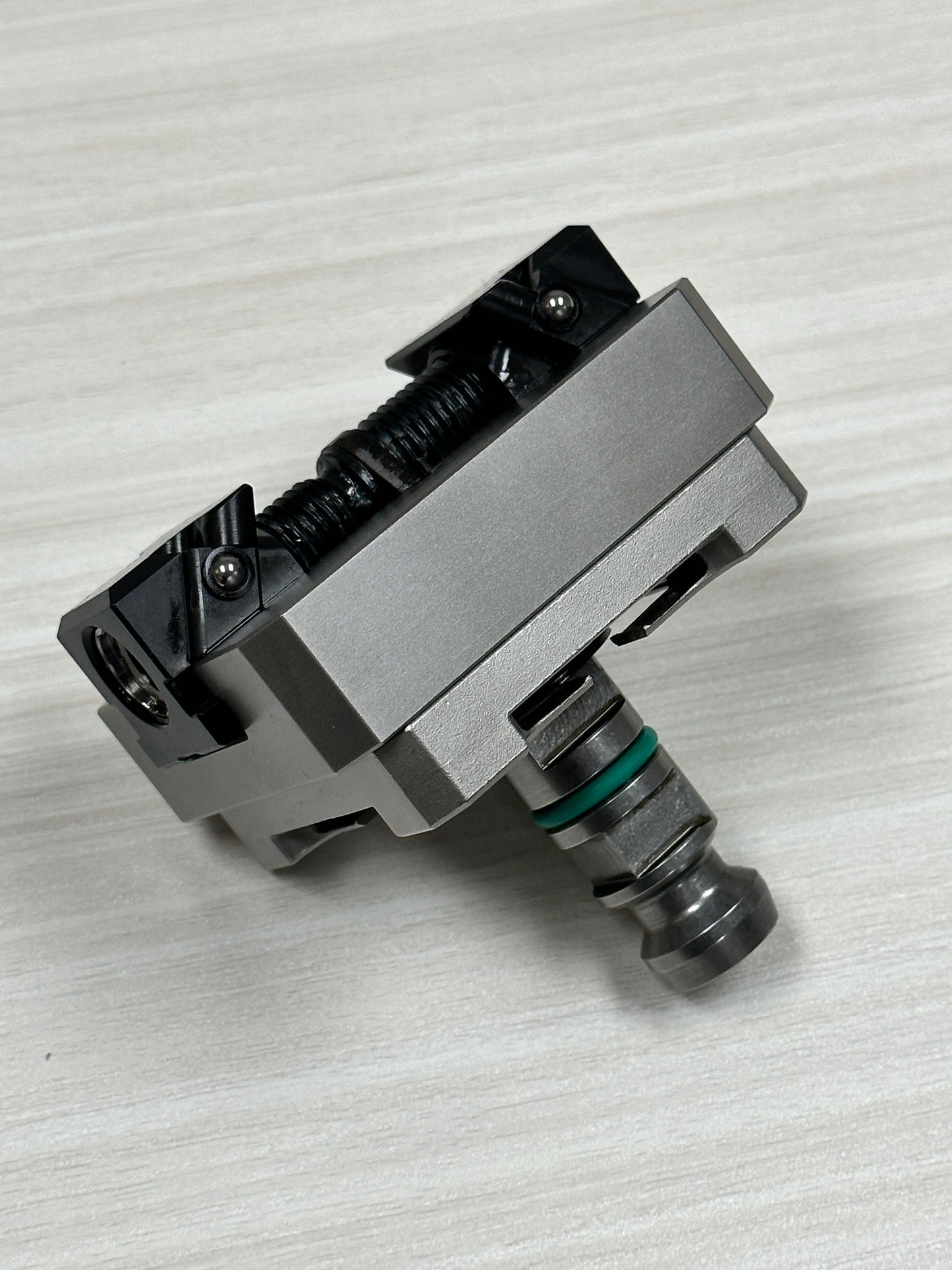 Zedaro Pre-Assembled ZSGMINI Centric Vice on System3R Macro 70x70mm Pallet with Drawbar (0707719)